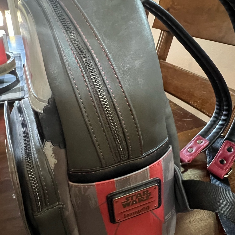 Star Wars Red and Gray Backpack for Fans - Picture 2 of 5